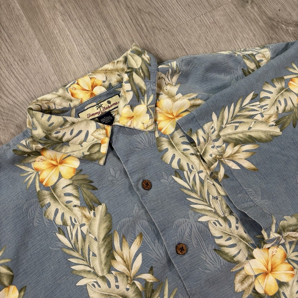 Tommy Bahama Men's L Blue Silk Floral‎ Hawaiian Aloha Shirt